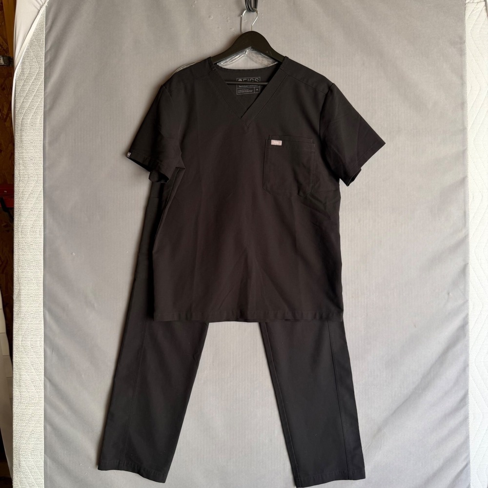 FIGS Scrub Set Men M Black Good Technical Collection V-Neck Cargo Pocket Pants